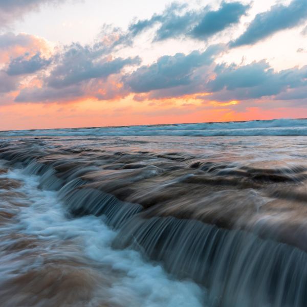 水音 苍凉柔润